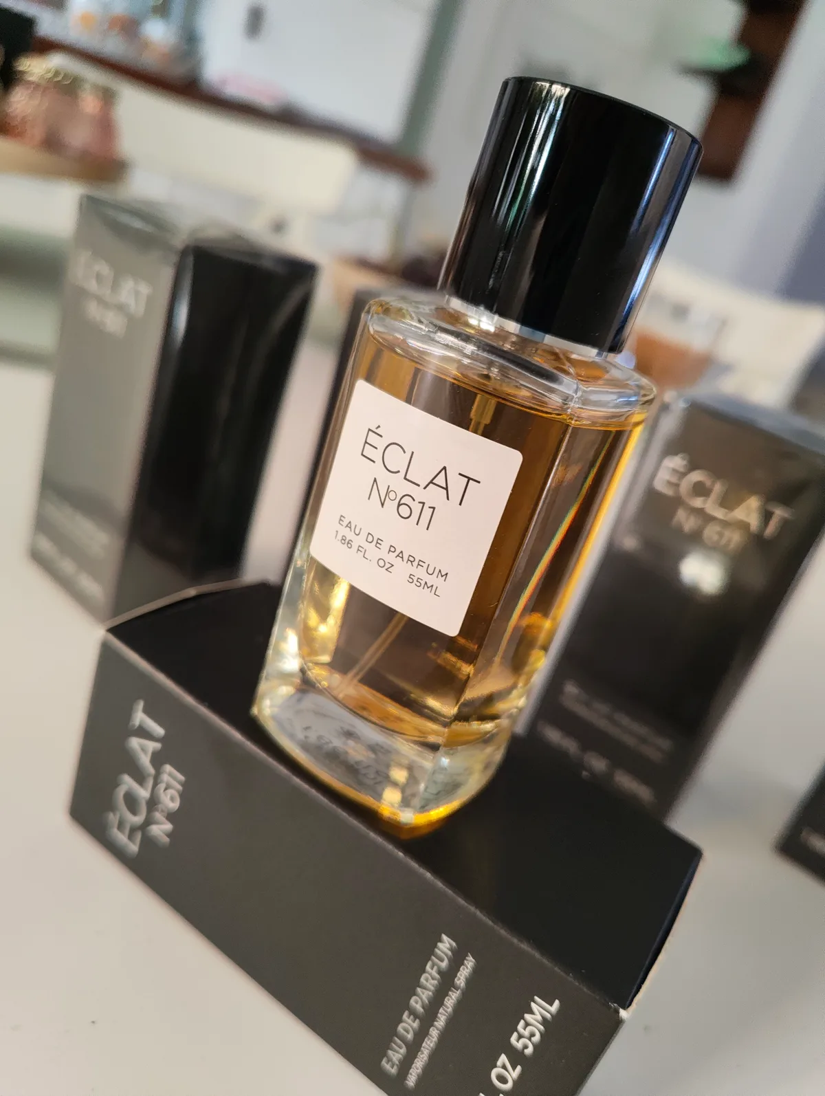 ÉCLAT Animalic Carnation – spicy men's perfume