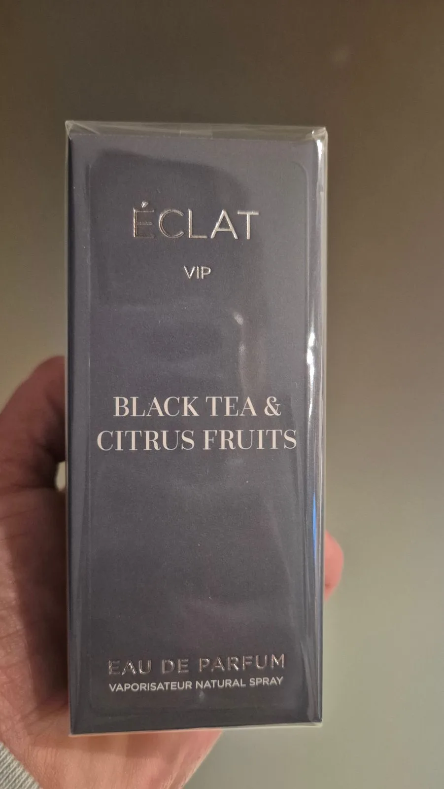ÉCLAT Black Tea & Citrus Fruits: Luxury Fragrance for Men